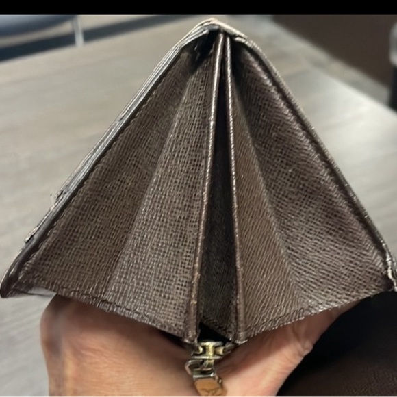 Louis Vuitton Damier Ebene Sarah Ling Wallet - Picture 2 of 5